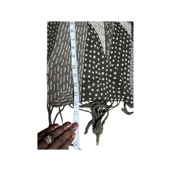 Handmade Mudcloth Ruana Gray and Black Geometric Handwoven Shawl Malian Bogolan - Picture 6 of 6